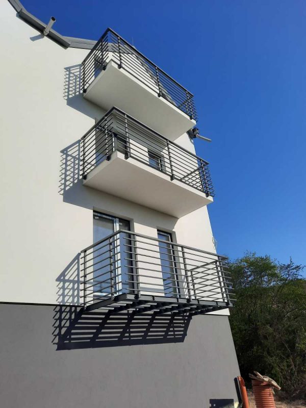 METALEN BALKONBALUSTRADES 