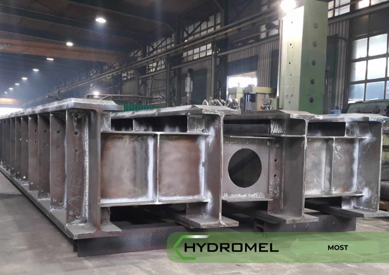 GROOTSCHALIGE STAALCONSTRUCTIES 