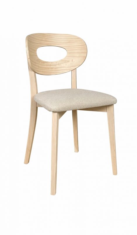 GESTOFFEERDE HOUTEN STOELEN 