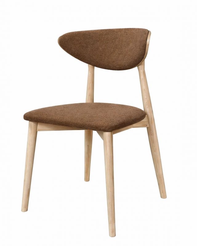 GESTOFFEERDE HOUTEN STOELEN 